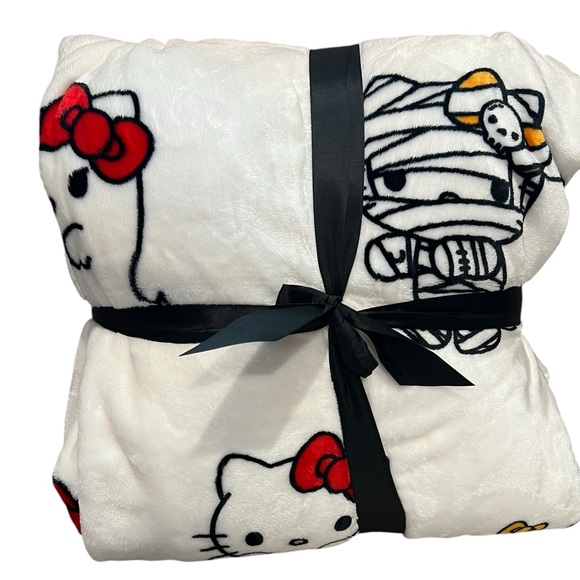 Hello Kitty Other - NWT Hello Kitty Halloween 2024 Plush Blanket - Full/Queen Size